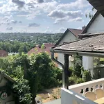 Viktória 3*