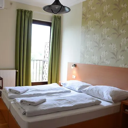 Viktória Balatonalmádi