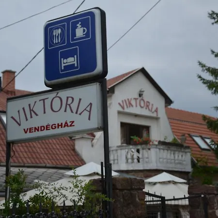 Viktória 3*
